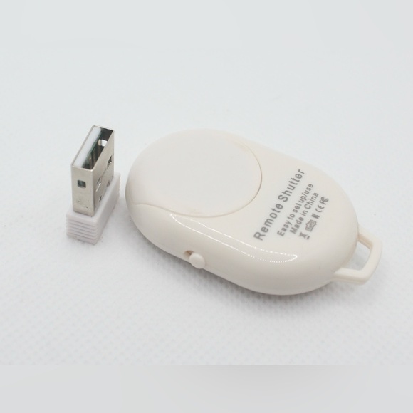 🍀 3/15 White Remote Shutter with USB Adapter - Picture 2 of 3